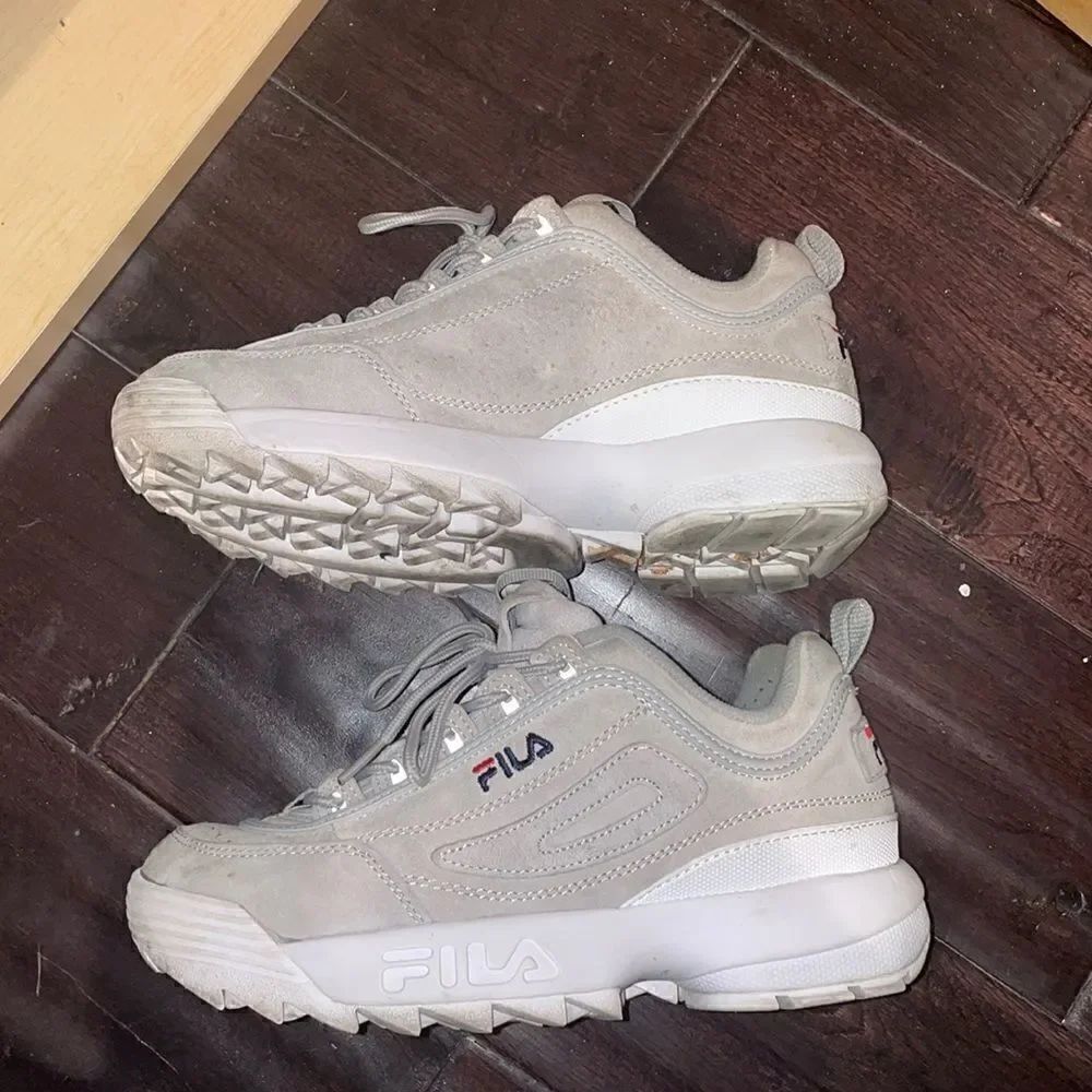 Light gray suede fila shoes size women’s 7.5